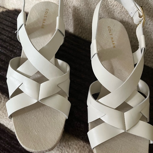 Brand new never worn white sandals size 9 designer COLE HAAN - Picture 2 of 3